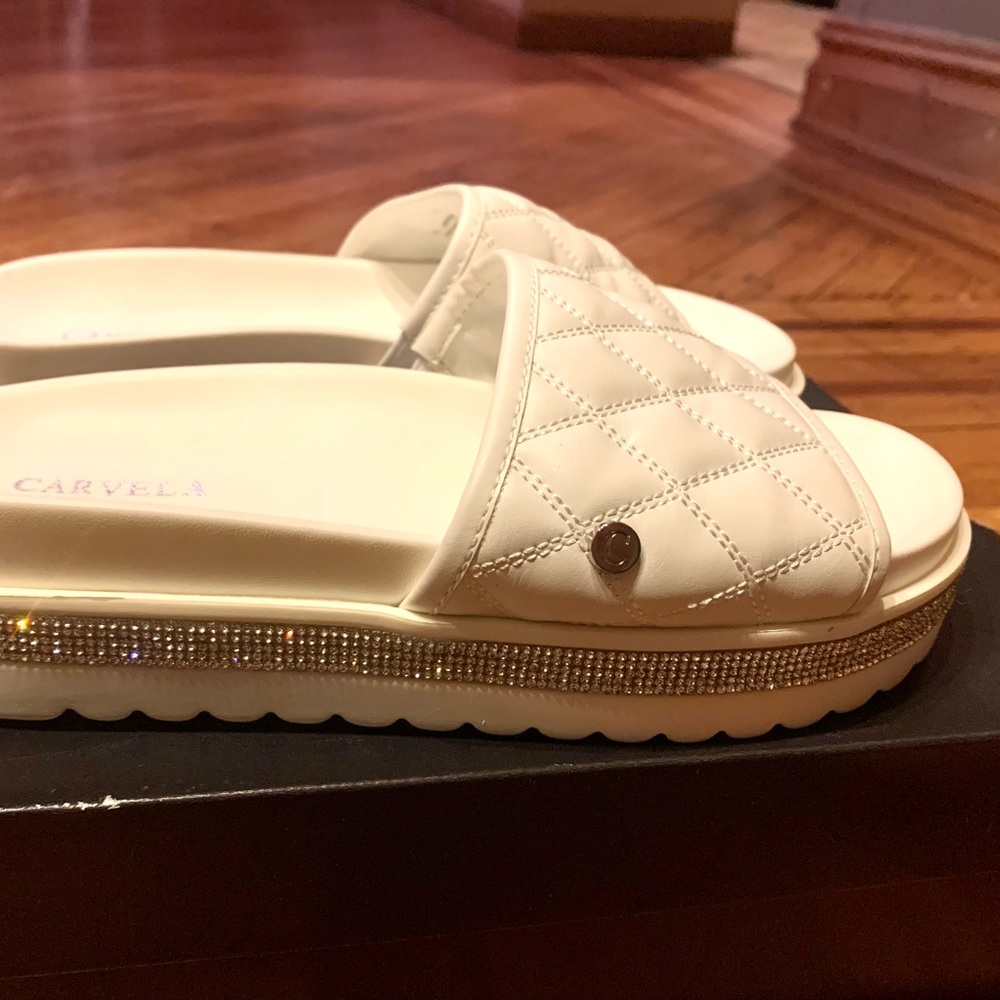 Adorable and comfy white quilted slides, crystal border- like new